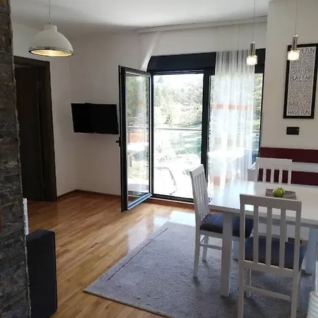 Smiley 1 Apartment *